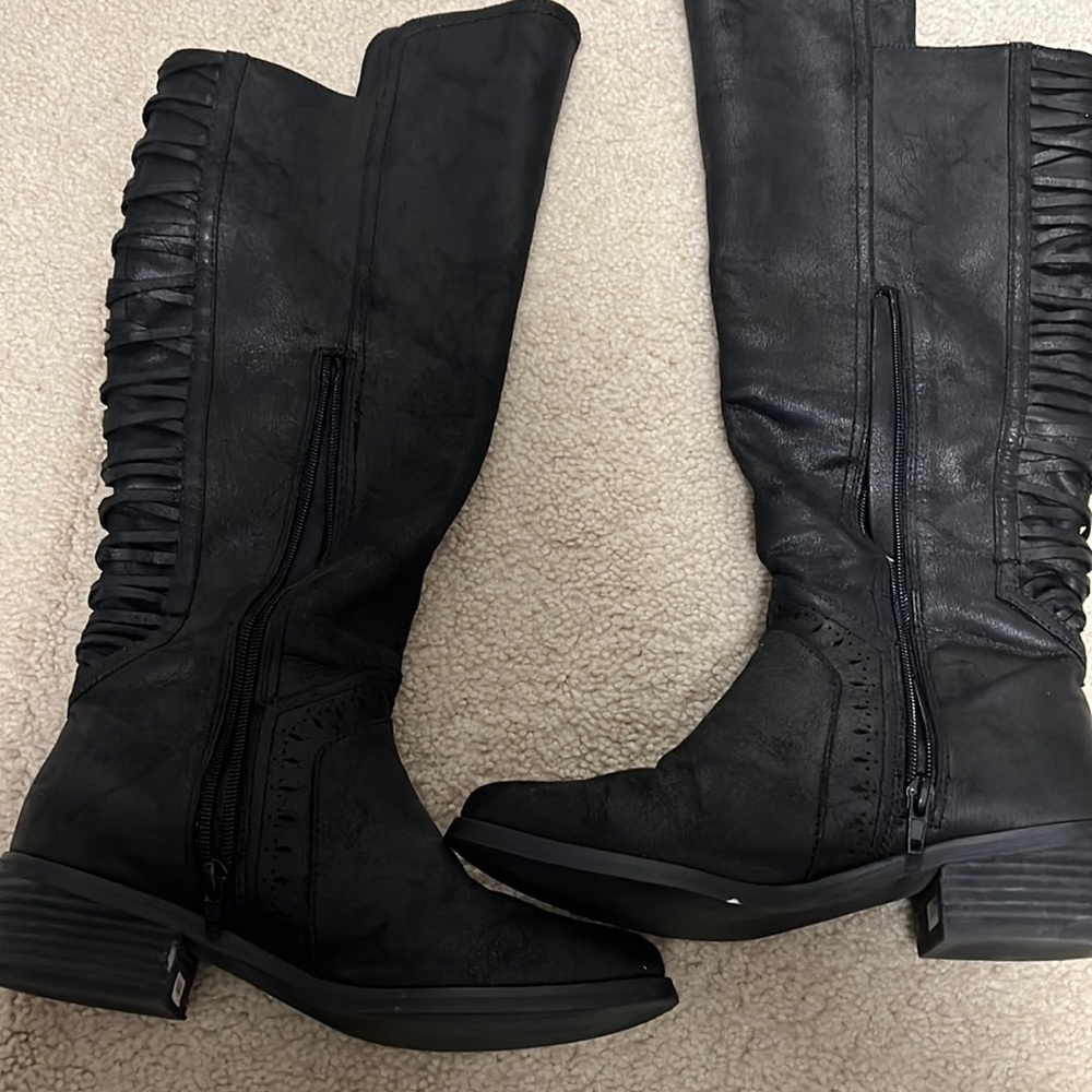 Not rated , black size 6.5
